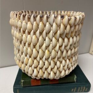 Lovely Vintage Folk Art Cowrie Puka Shell Art Plant/Utensil Holder 6x7” Diameter